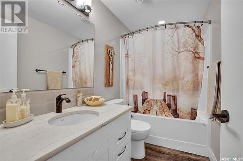 110 Gillies Lane, Saskatoon, SK - Indoor Photo Showing Bathroom