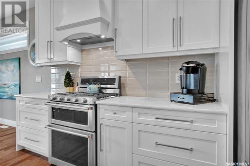 110 Gillies Lane, Saskatoon, SK - Indoor Photo Showing Kitchen With Upgraded Kitchen