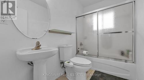 293 Wentworth Street, Hamilton, ON - Indoor Photo Showing Bathroom
