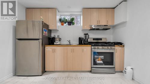 293 Wentworth Street, Hamilton, ON - Indoor Photo Showing Kitchen