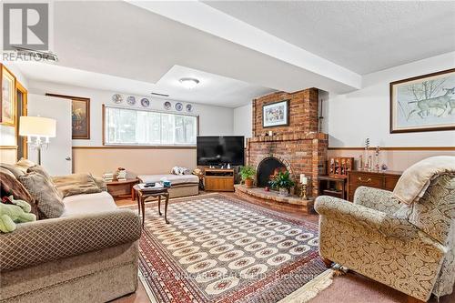 225 Anne St, Niagara-On-The-Lake, ON - Indoor Photo Showing Living Room With Fireplace