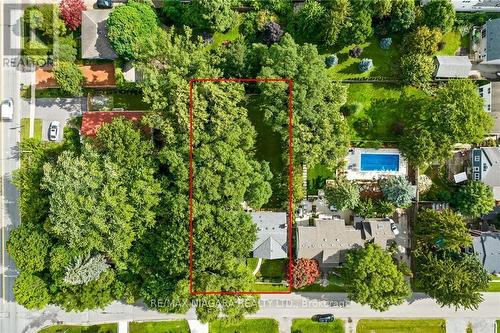 225 Anne St, Niagara-On-The-Lake, ON - Outdoor