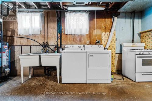 93 Richmond Street, Thorold, ON - Indoor Photo Showing Laundry Room