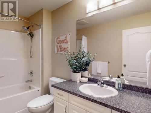 7365 Glacier Street, Powell River, BC - Indoor Photo Showing Bathroom