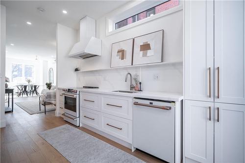 58 Springhurst Avenue, Toronto, ON - Indoor Photo Showing Kitchen With Upgraded Kitchen