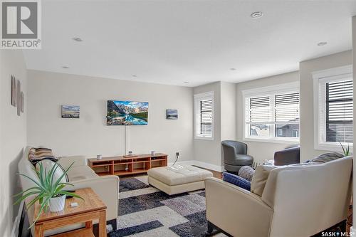 5417 Blake Crescent, Regina, SK - Indoor Photo Showing Living Room