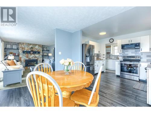 3506 42A Avenue, Vernon, BC - Indoor Photo Showing Dining Room