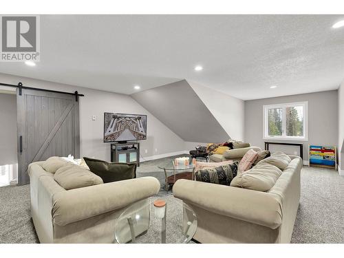 3210 Christopher Drive, Prince George, BC - Indoor Photo Showing Living Room