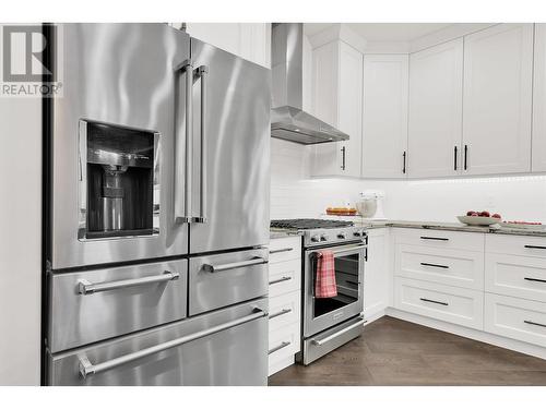 3210 Christopher Drive, Prince George, BC - Indoor Photo Showing Kitchen With Upgraded Kitchen