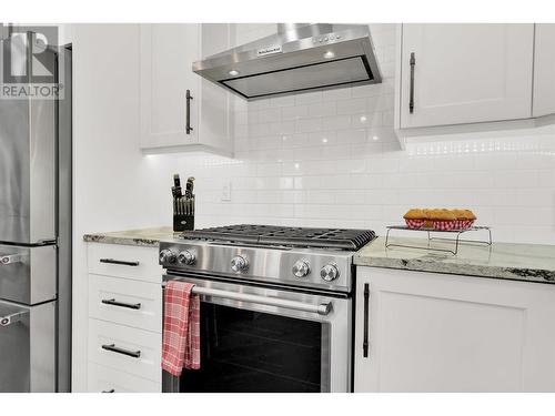 3210 Christopher Drive, Prince George, BC - Indoor Photo Showing Kitchen With Upgraded Kitchen