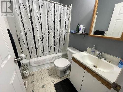 9154 Old Fort Road, Fort St. John, BC - Indoor Photo Showing Bathroom