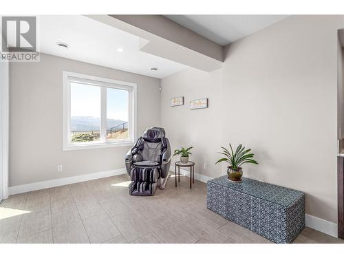 1376 Mine Hill Drive, Kelowna, BC - Indoor Photo Showing Other Room