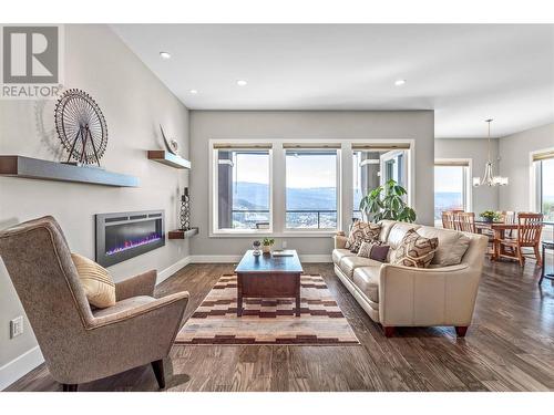1376 Mine Hill Drive, Kelowna, BC - Indoor Photo Showing Living Room With Fireplace