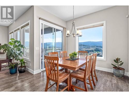1376 Mine Hill Drive, Kelowna, BC - Indoor Photo Showing Dining Room