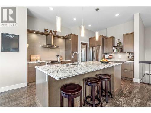 1376 Mine Hill Drive, Kelowna, BC - Indoor Photo Showing Kitchen With Upgraded Kitchen