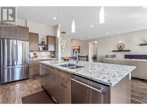 1376 Mine Hill Drive, Kelowna, BC - Indoor Photo Showing Kitchen With Double Sink With Upgraded Kitchen