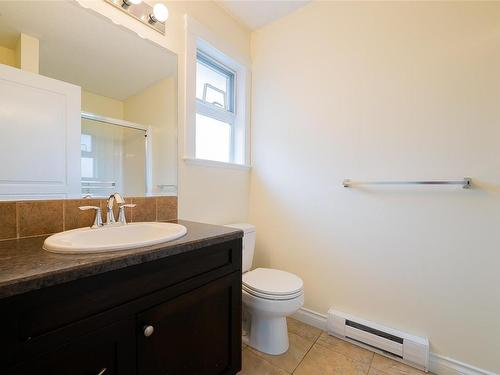 202-6181 Washington Way, Nanaimo, BC - Indoor Photo Showing Bathroom