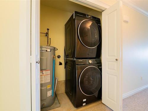202-6181 Washington Way, Nanaimo, BC - Indoor Photo Showing Laundry Room