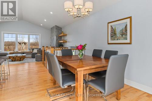 1647 Lakeside Drive, Prince Edward County, ON - Indoor Photo Showing Dining Room