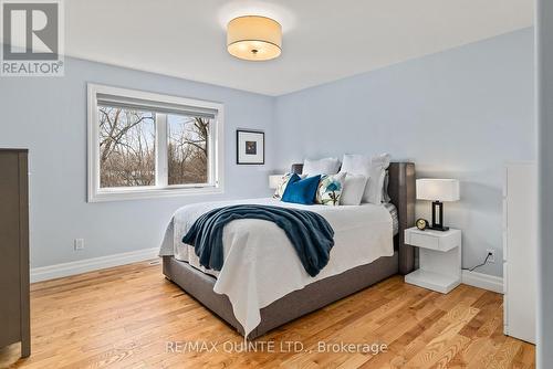 1647 Lakeside Dr, Prince Edward County, ON - Indoor Photo Showing Bedroom