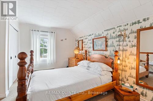 32 Queen St, Prince Edward County, ON - Indoor Photo Showing Bedroom