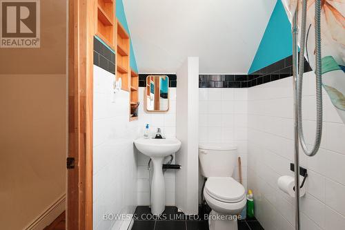 242 Munroe Ave, Peterborough, ON - Indoor Photo Showing Bathroom