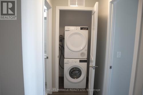 2210 - 15 Queen Street, Hamilton, ON - Indoor Photo Showing Laundry Room