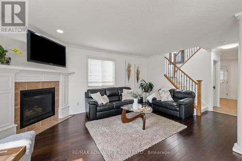 943 Blythwood Road, London, ON - Indoor Photo Showing Living Room With Fireplace