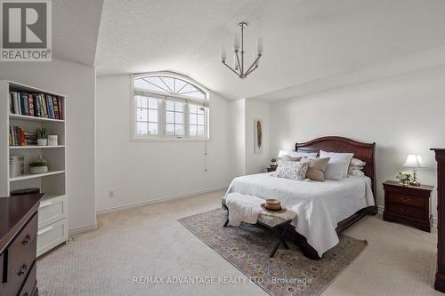 943 Blythwood Rd, London, ON - Indoor Photo Showing Bathroom