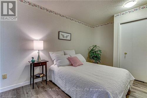 285 Riverside Drive, London, ON - Indoor Photo Showing Bedroom