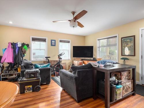 5631 Arnhem Terr, Nanaimo, BC - Indoor Photo Showing Dining Room