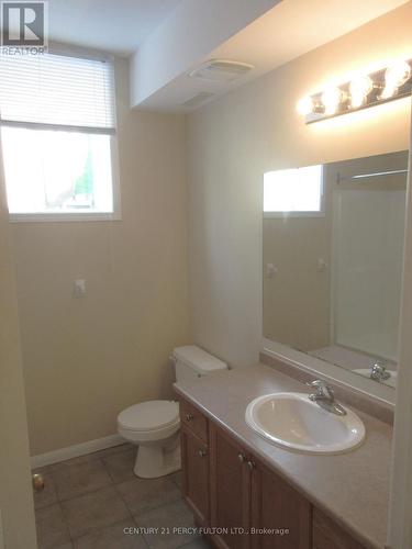 B - 352 Edgehill Drive, Barrie, ON - Indoor Photo Showing Bathroom