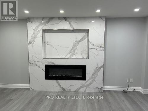 2611 Benedet Dr, Mississauga, ON - Indoor With Fireplace