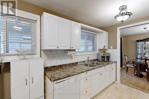 400 Maple Ave, Halton Hills, ON - Indoor Photo Showing Kitchen With Double Sink