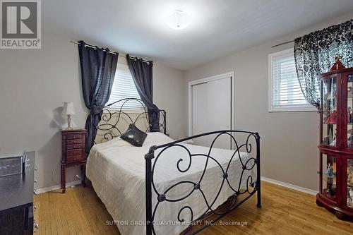 400 Maple Ave, Halton Hills, ON - Indoor Photo Showing Bedroom