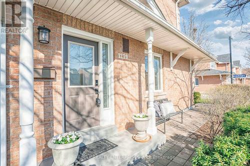 10 - 1239 Upper Village Drive, Mississauga, ON - Outdoor