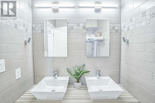 #10 -1239 Upper Village Dr, Mississauga, ON - Indoor Photo Showing Bathroom