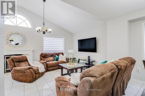10 Chatelaine Court, Brampton, ON - Indoor Photo Showing Living Room With Fireplace