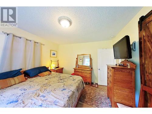 4396 Beach Avenue, Peachland, BC - Indoor Photo Showing Bedroom