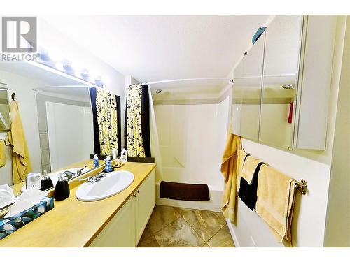4396 Beach Avenue, Peachland, BC - Indoor Photo Showing Bathroom