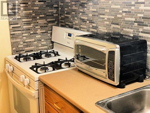 4396 Beach Avenue, Peachland, BC - Indoor Photo Showing Kitchen