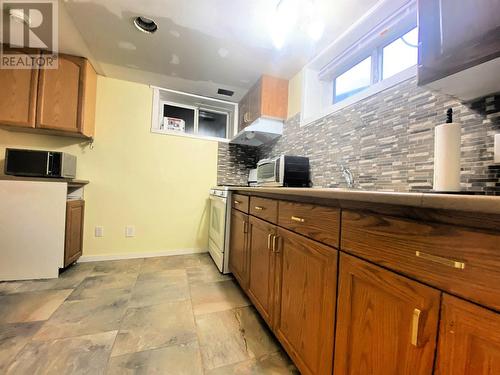 4396 Beach Avenue, Peachland, BC - Indoor Photo Showing Kitchen