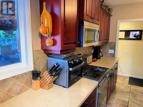 4396 Beach Avenue, Peachland, BC - Indoor Photo Showing Kitchen