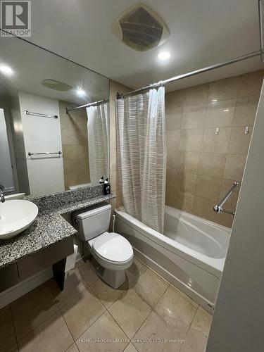 515 - 36 Blue Jays Way, Toronto, ON - Indoor Photo Showing Bathroom