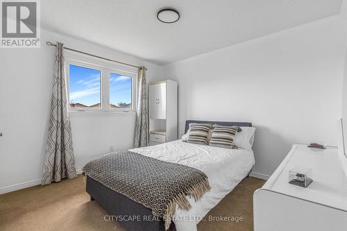 854 Stargazer Drive, Mississauga, ON - Indoor Photo Showing Bedroom