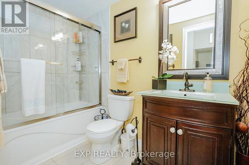 3358 C Kingston Rd, Toronto, ON - Indoor Photo Showing Bathroom