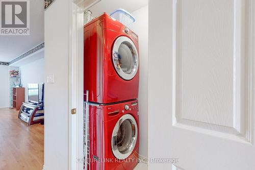 32 Clandfield Street, Markham, ON - Indoor Photo Showing Laundry Room
