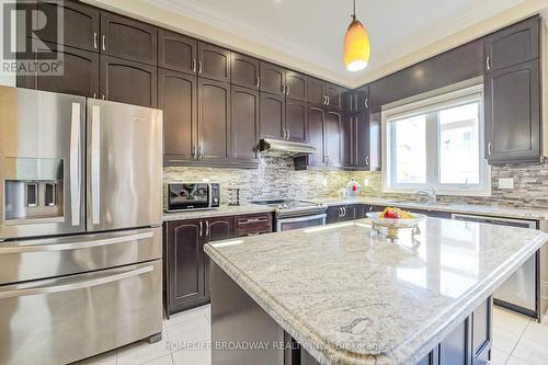 60 Marbrook Street, Richmond Hill, ON - Indoor Photo Showing Kitchen With Upgraded Kitchen