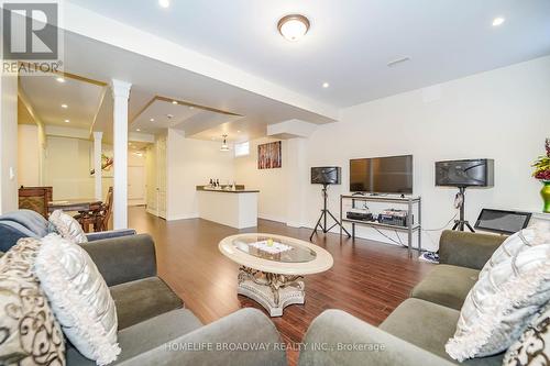 60 Marbrook Street, Richmond Hill, ON - Indoor Photo Showing Living Room