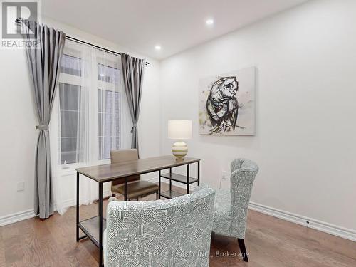 68 Kentledge Avenue, East Gwillimbury, ON - Indoor Photo Showing Dining Room